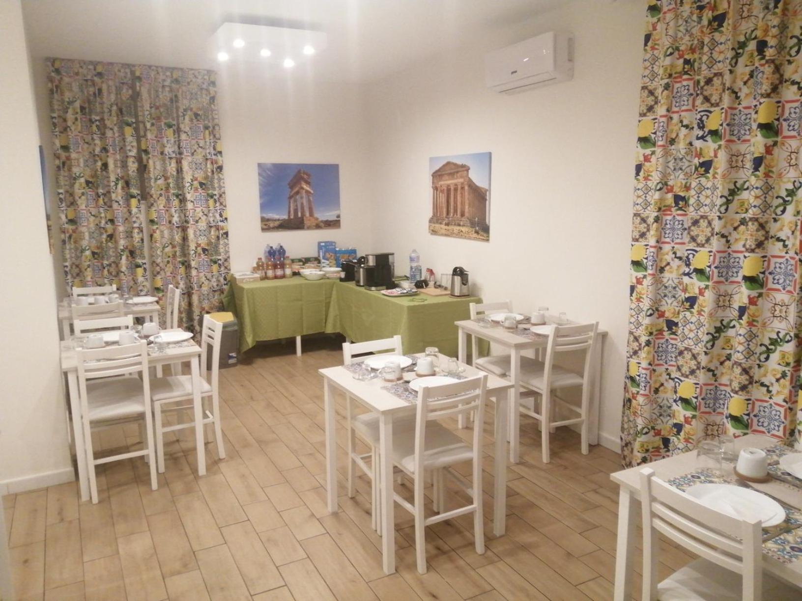 Esseneto Rooms view 3