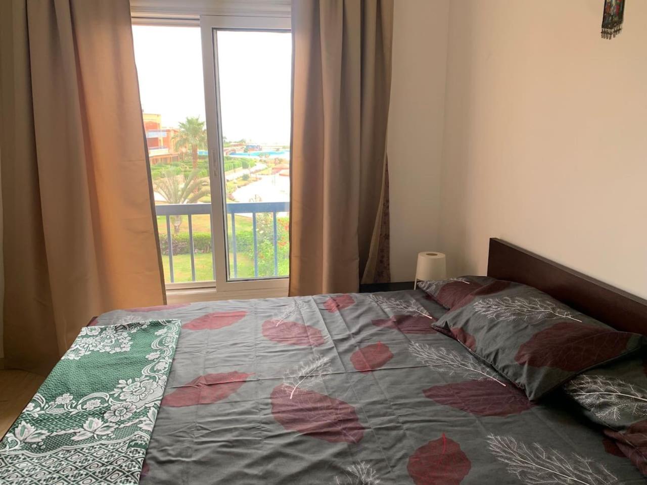 Lovely sea & pool view Rental unit, " 3 bedrooms For Families Only" view 4
