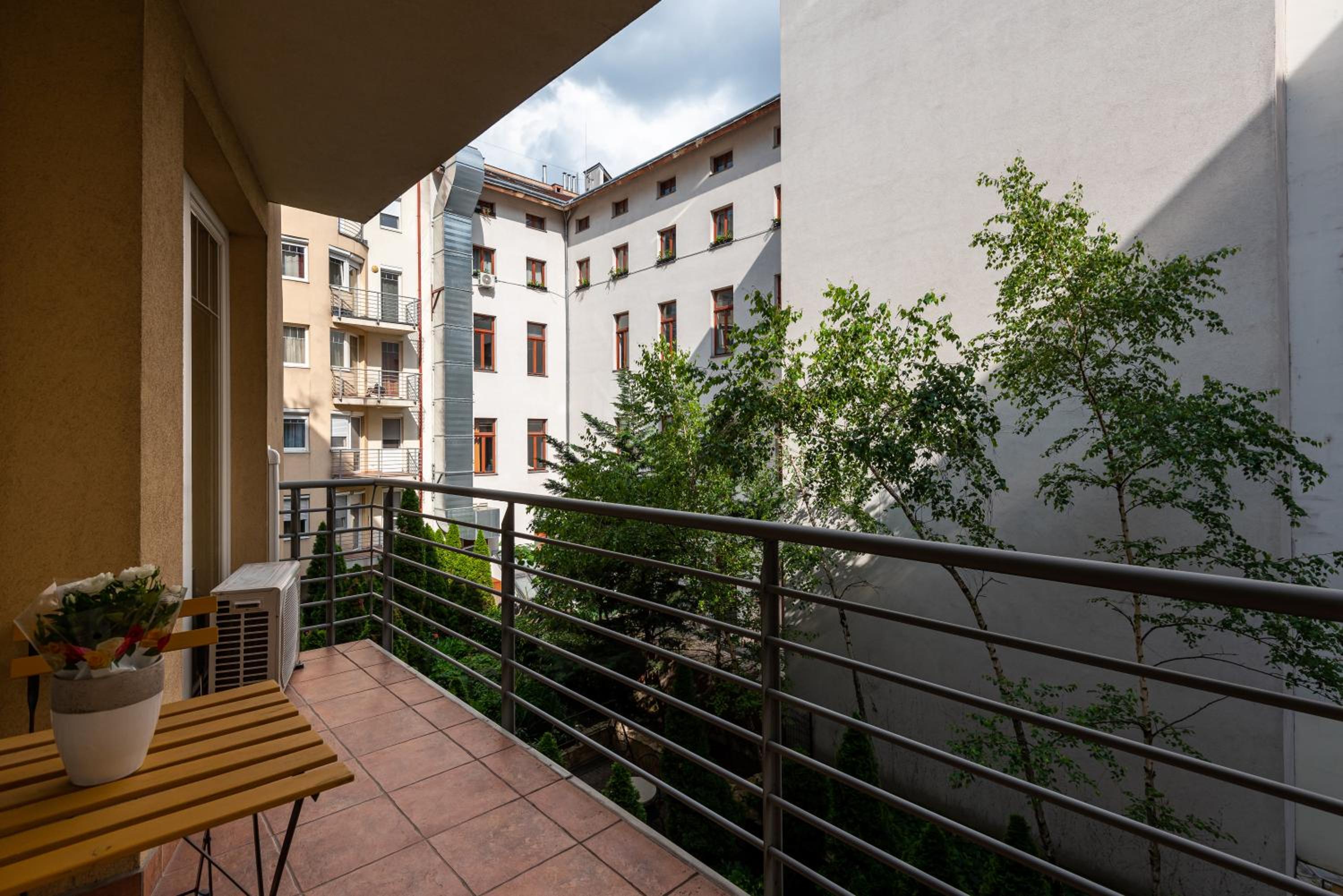 Pesti City Apartment&Free parking view 2