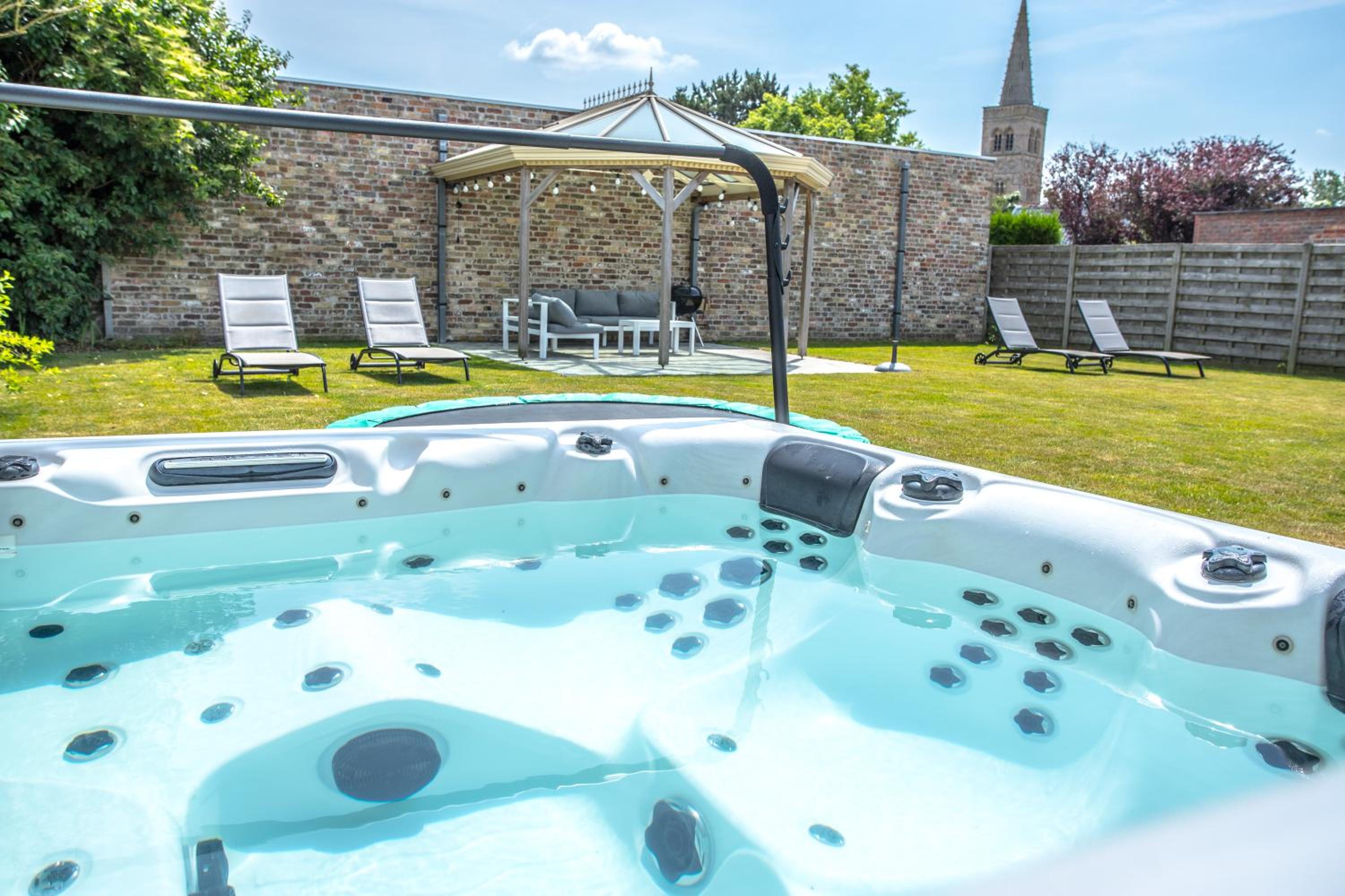 Villa Maison Remi - 12 pers & hotspa in the garden