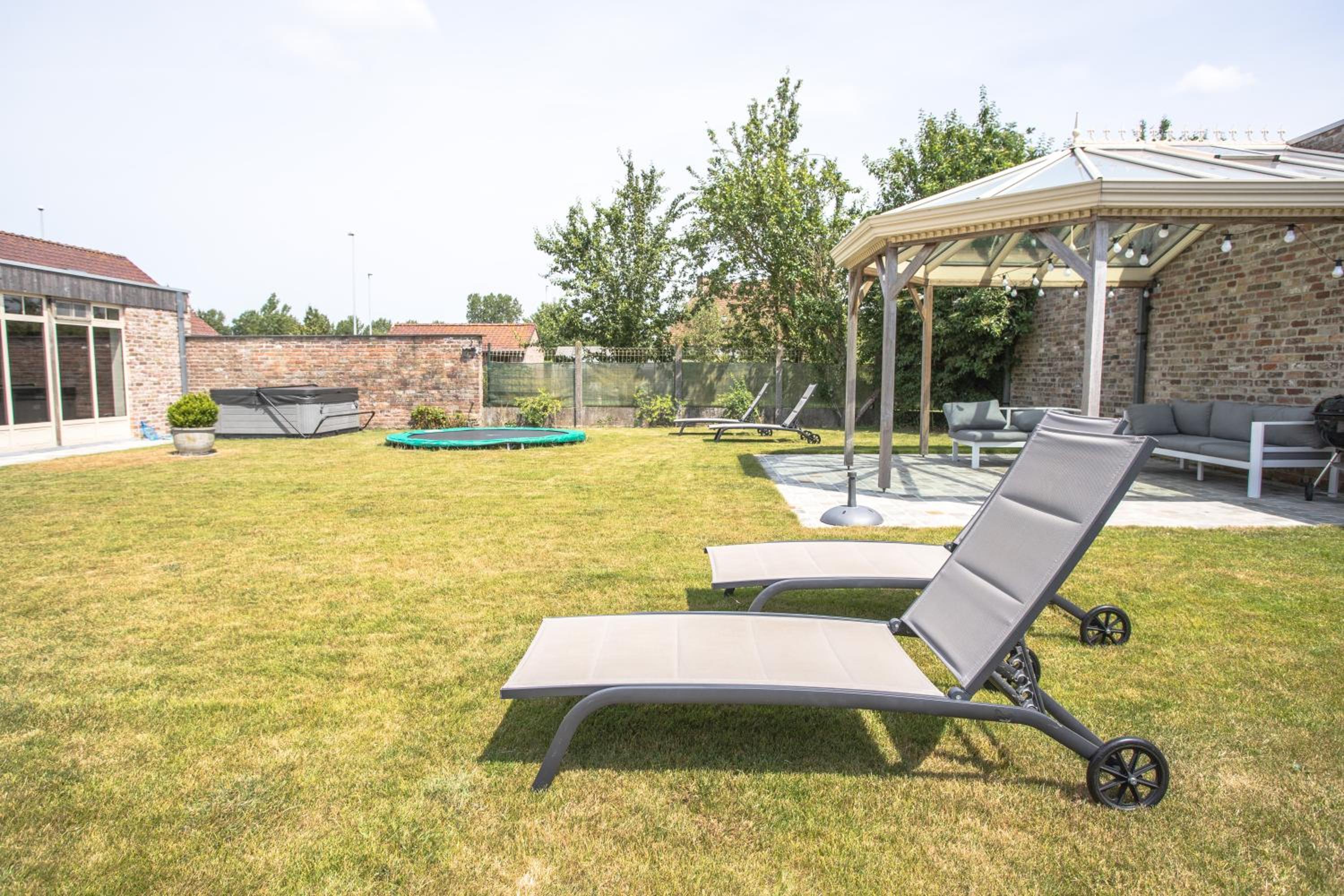 Villa Maison Remi - 12 pers & hotspa in the garden