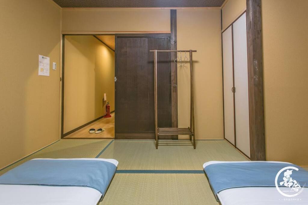 Near Nijojo Castle traditional and quiet Machiya house 喜舎 二条城