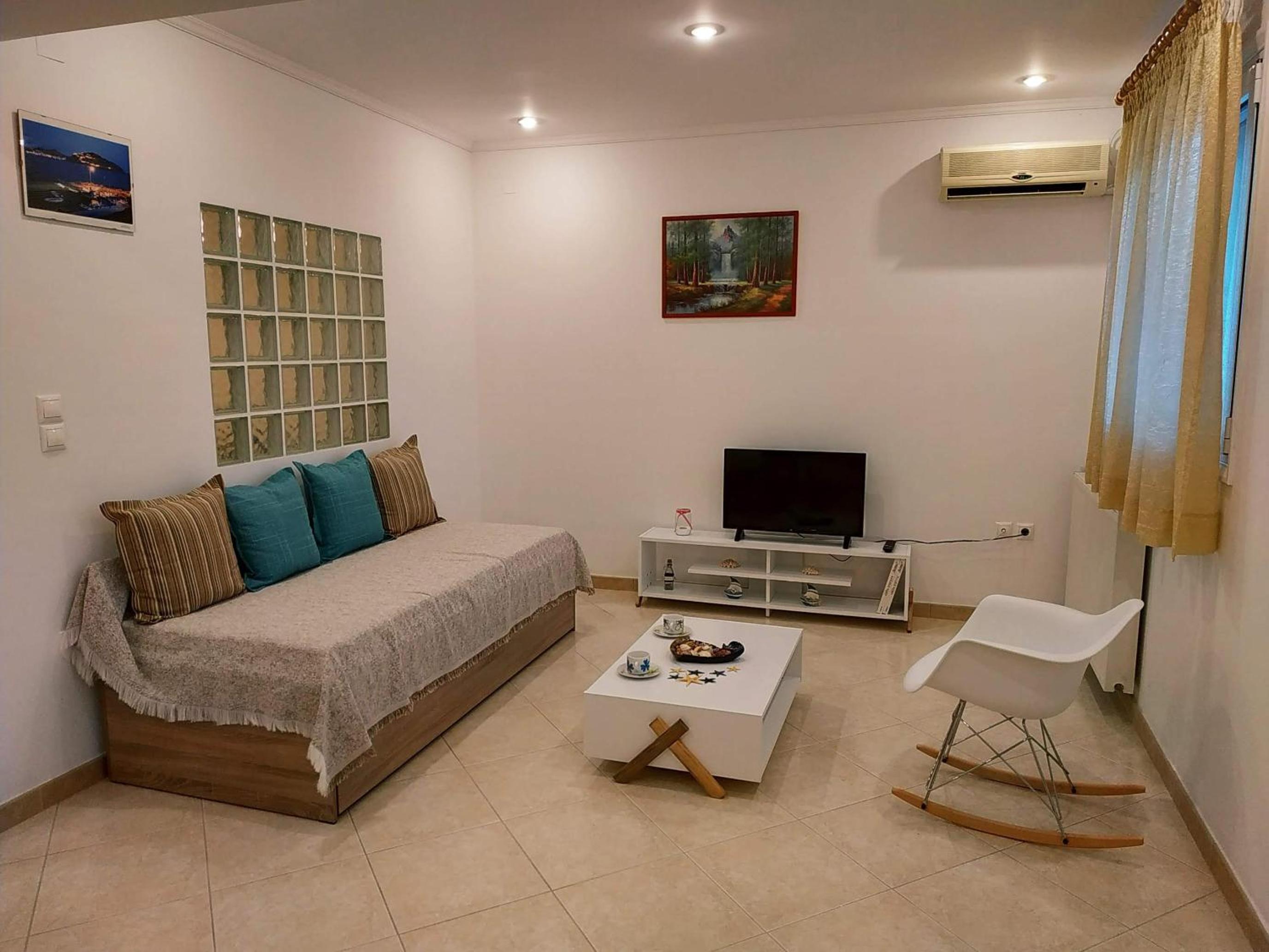 Central Moudros apartments