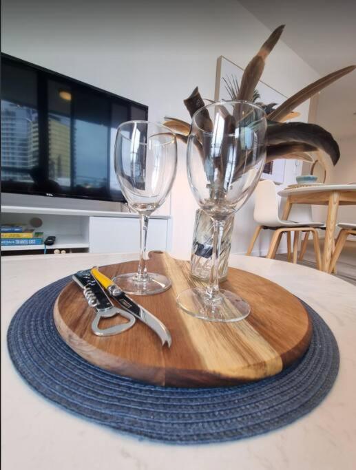 Broadbeach Stunner Modern and Central