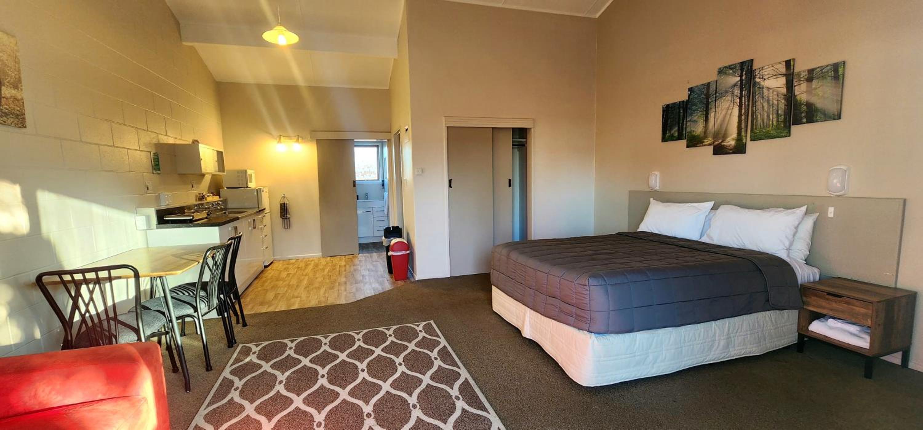 Acorn Estate Motel
