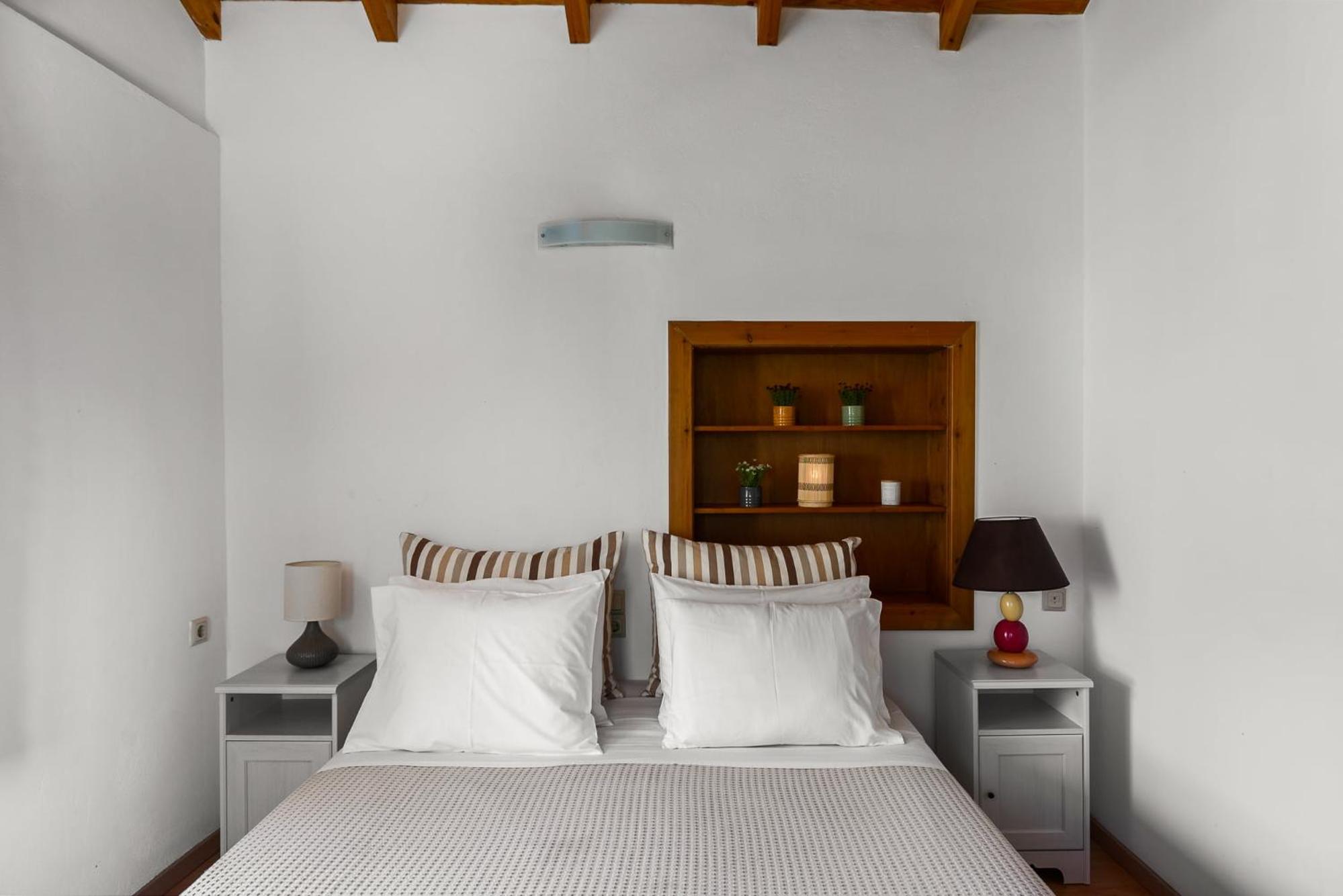 Traditional Rustic Maisonette and House by Konnect