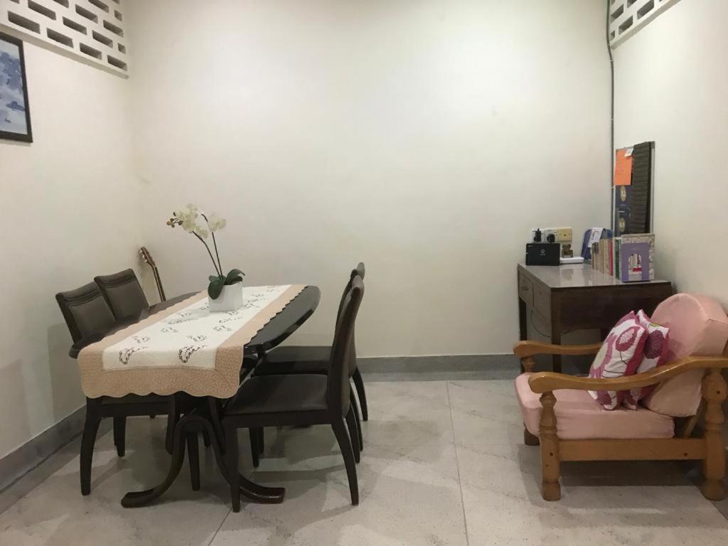 Carols Guesthouse near Jonker and Satay Celup photo 3