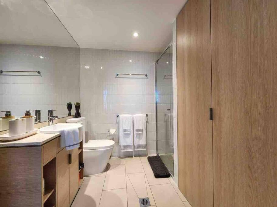 Broadbeach Business or Leisure