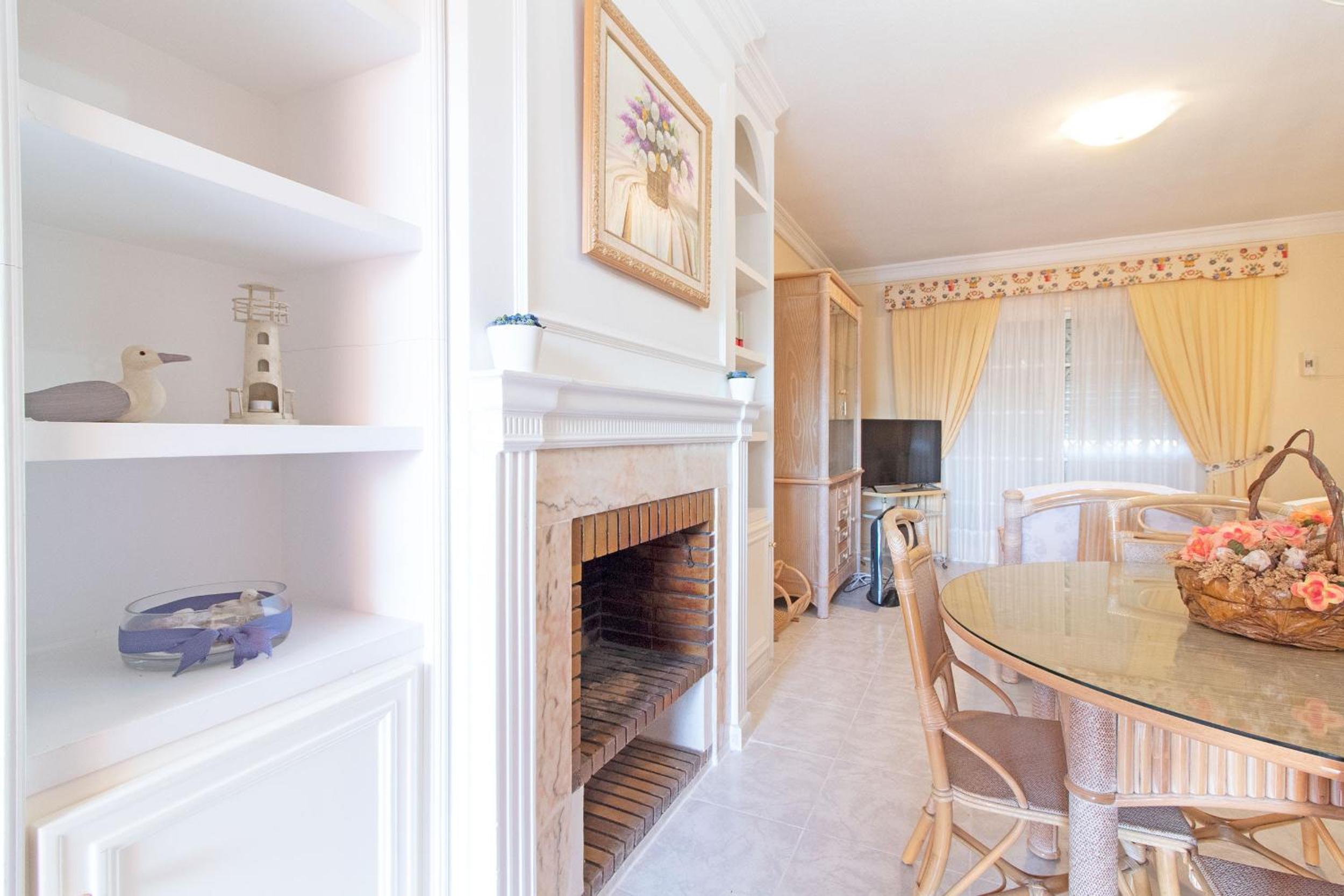 Global Properties, Acogedor adosado en la playa de Corinto