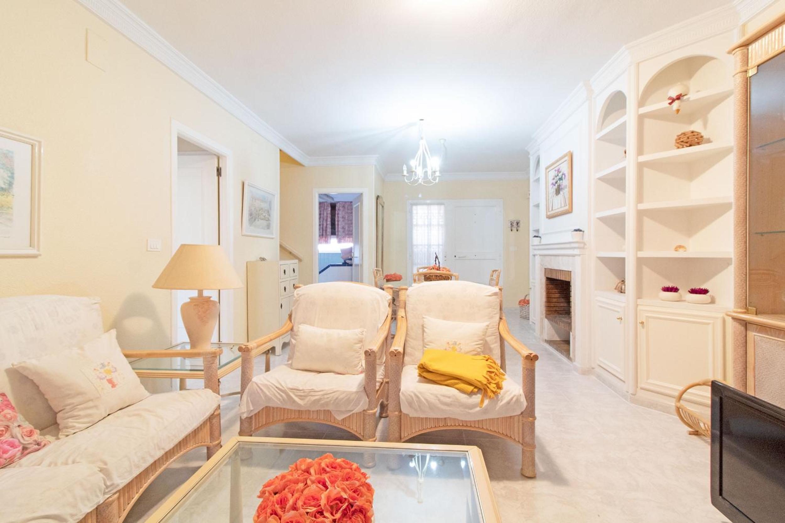 Global Properties, Acogedor adosado en la playa de Corinto