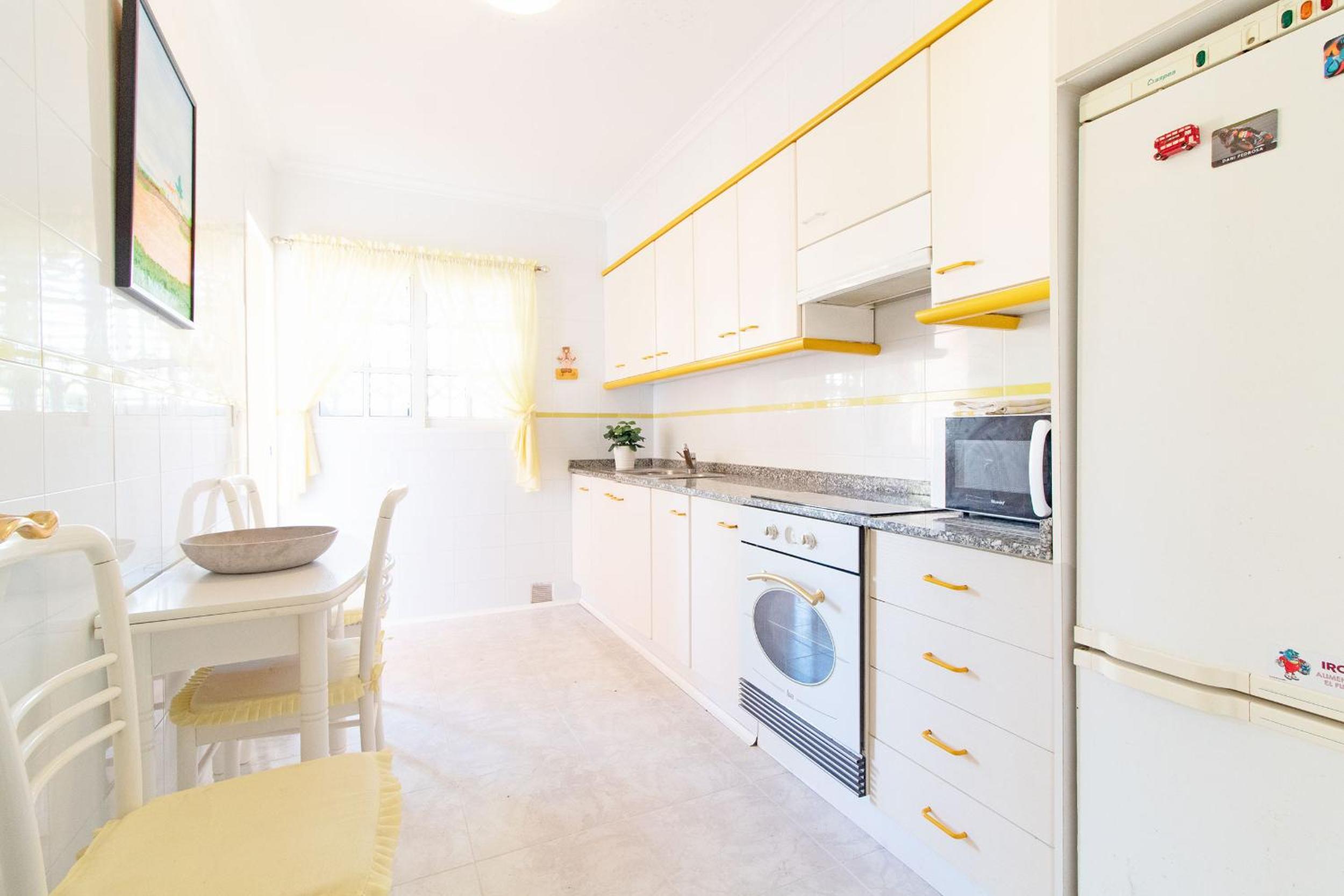 Global Properties, Acogedor adosado en la playa de Corinto
