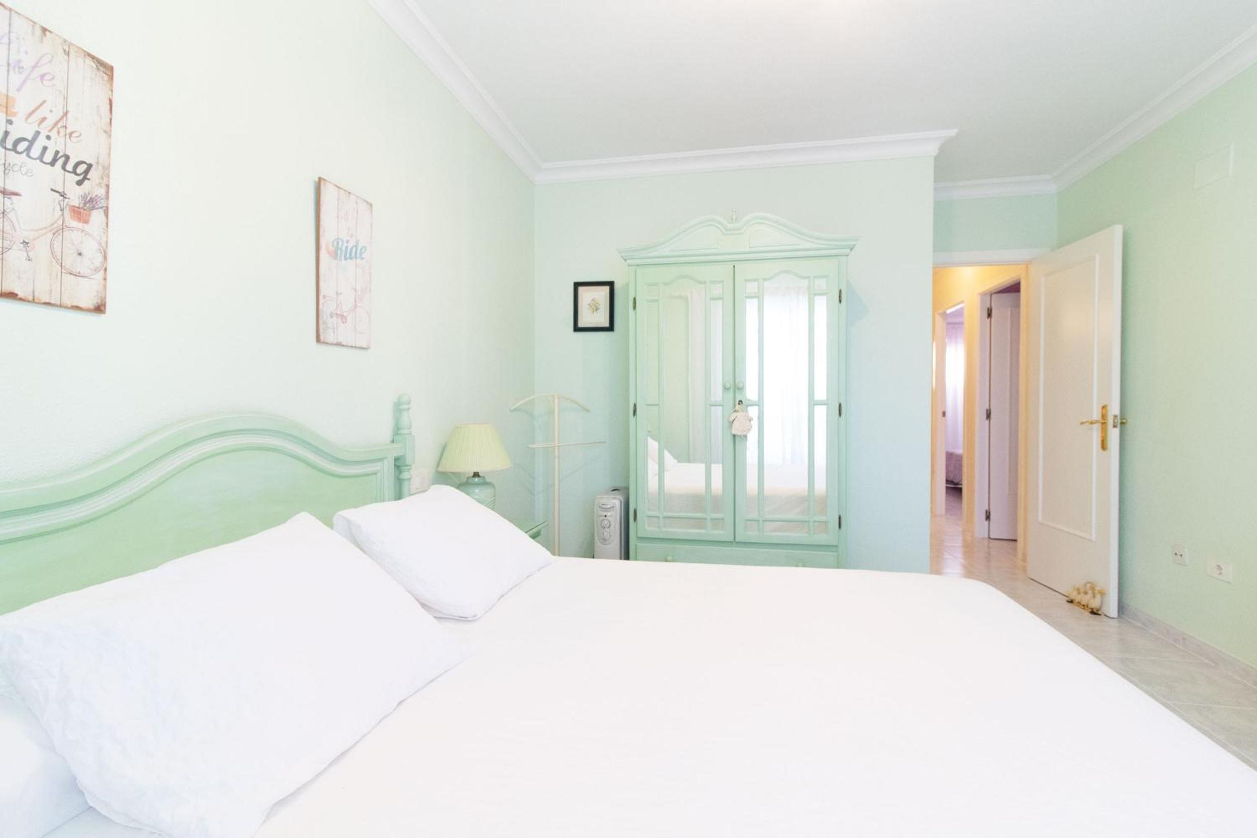 Global Properties, Acogedor adosado en la playa de Corinto