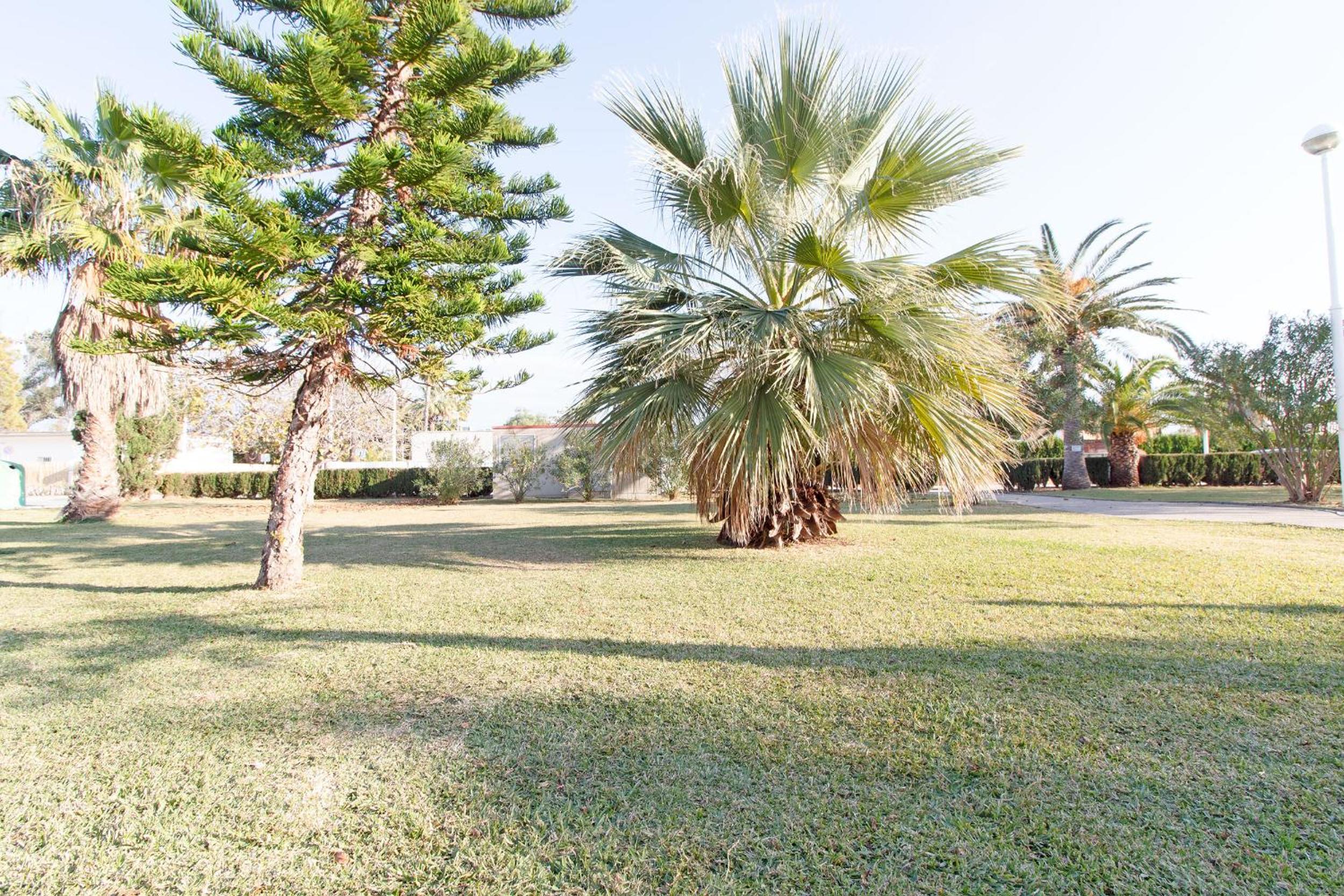Global Properties, Acogedor adosado en la playa de Corinto