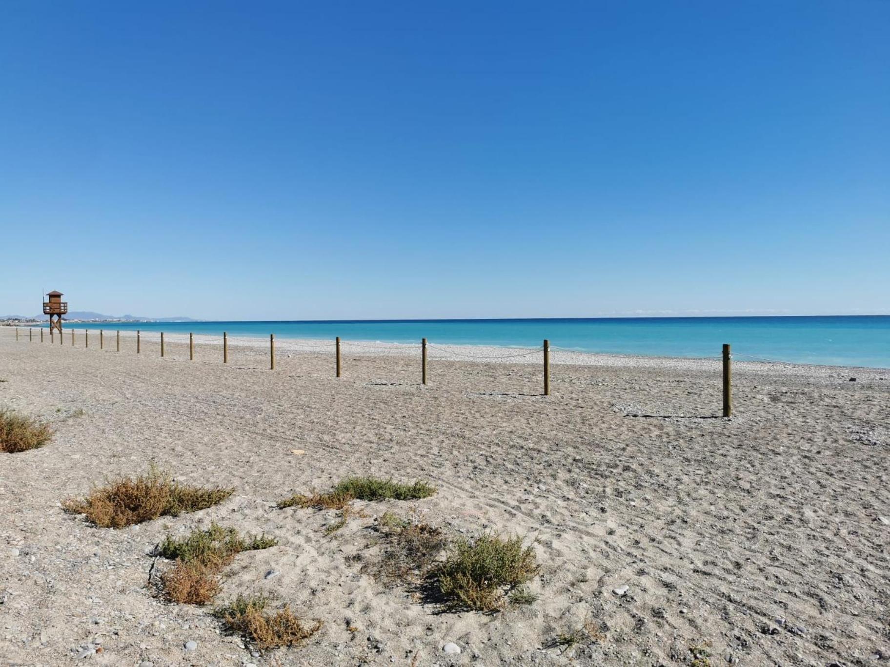 Global Properties, Acogedor adosado en la playa de Corinto