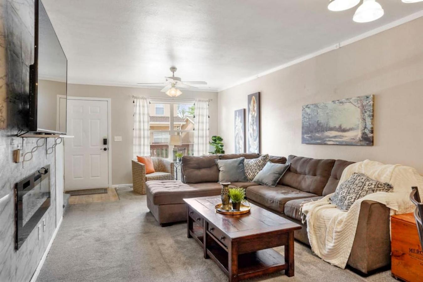 2 bed 2 and a half bath close to shopping restaurants and more view 5