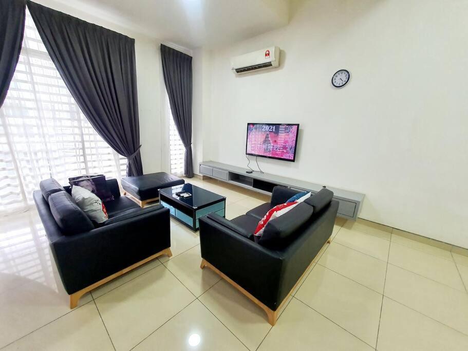 JOVIAL 2 STOREY HOME 4ROOM 6PAX ONLY @ALMA JUSCO photo 5