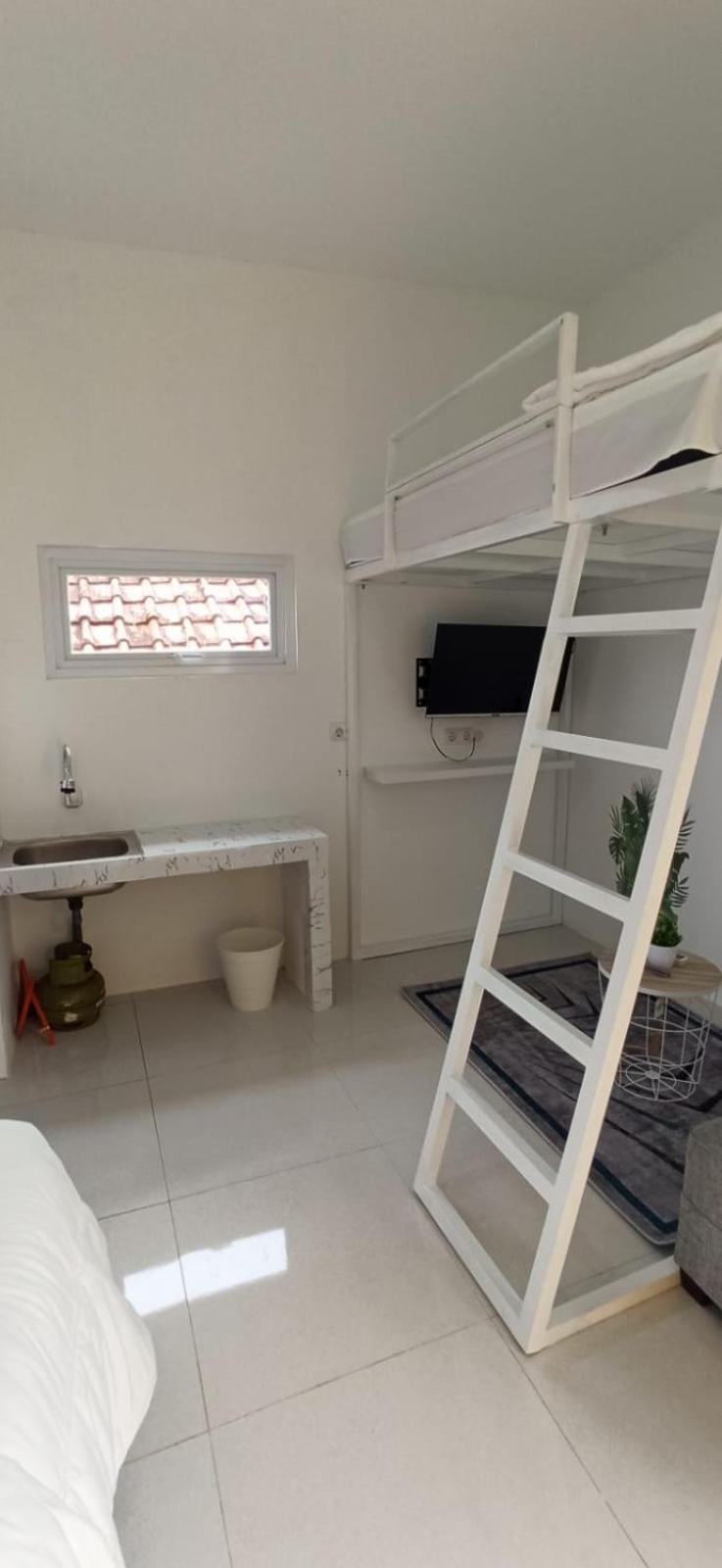 Daun-daun Guesthouse Syariah view 2