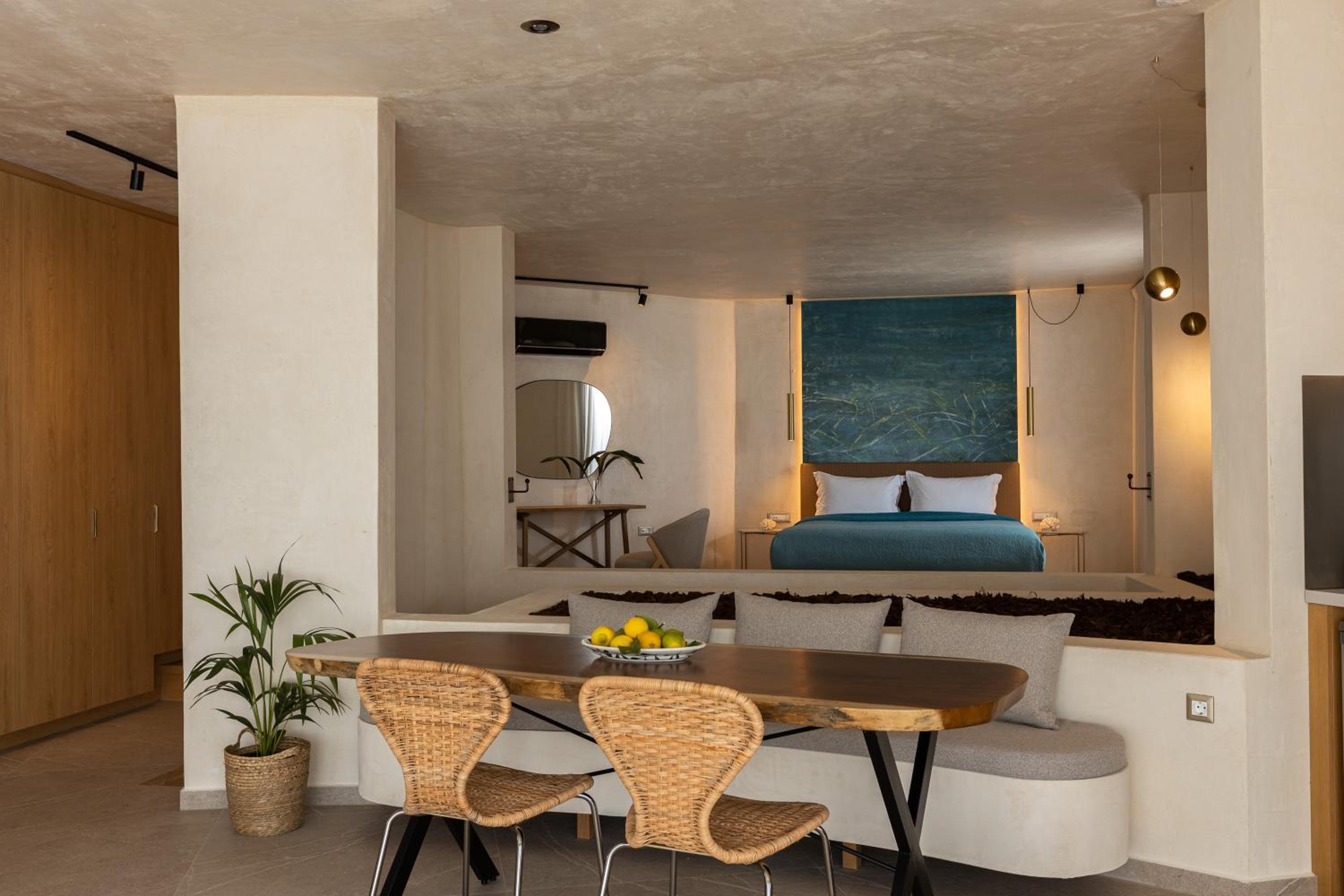 Ammoudi Suites