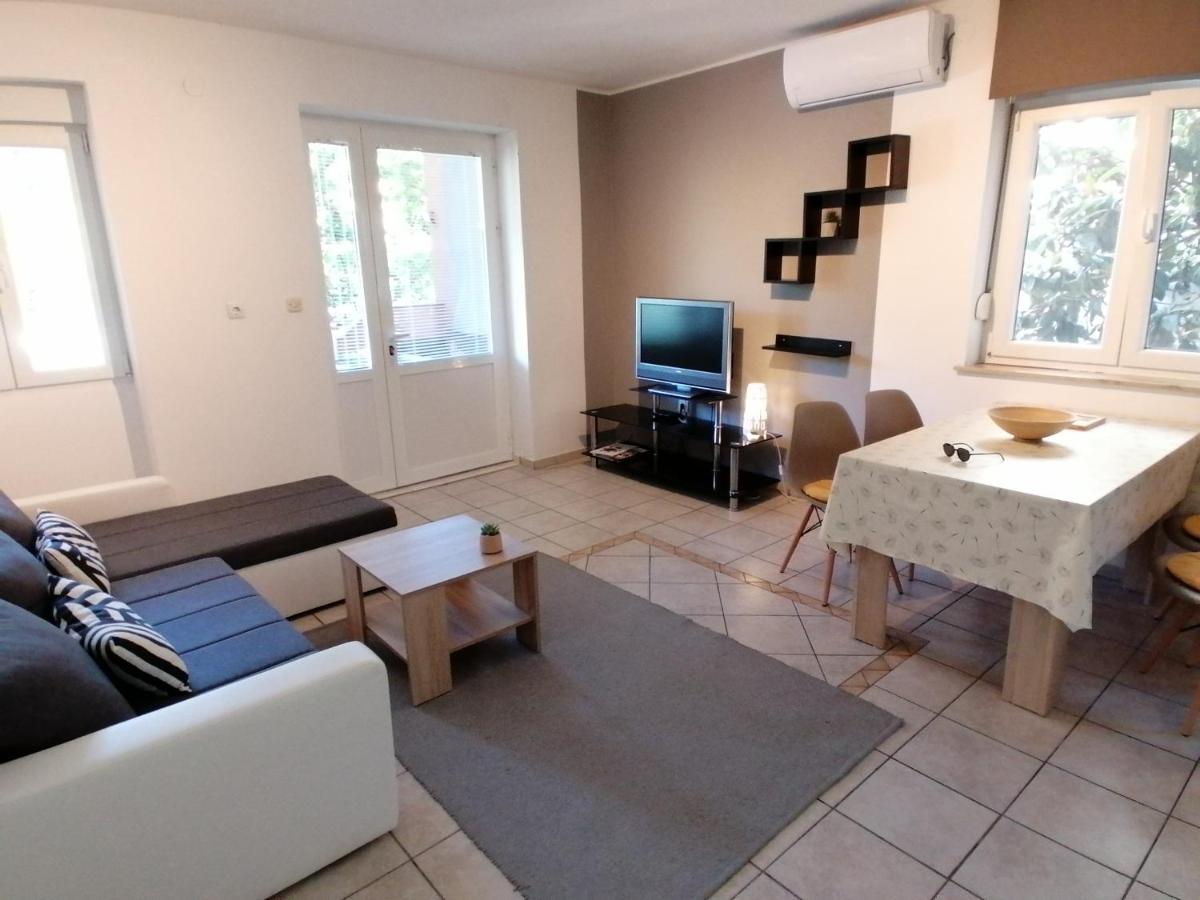 Apartmani Punta Pakoštane view 2