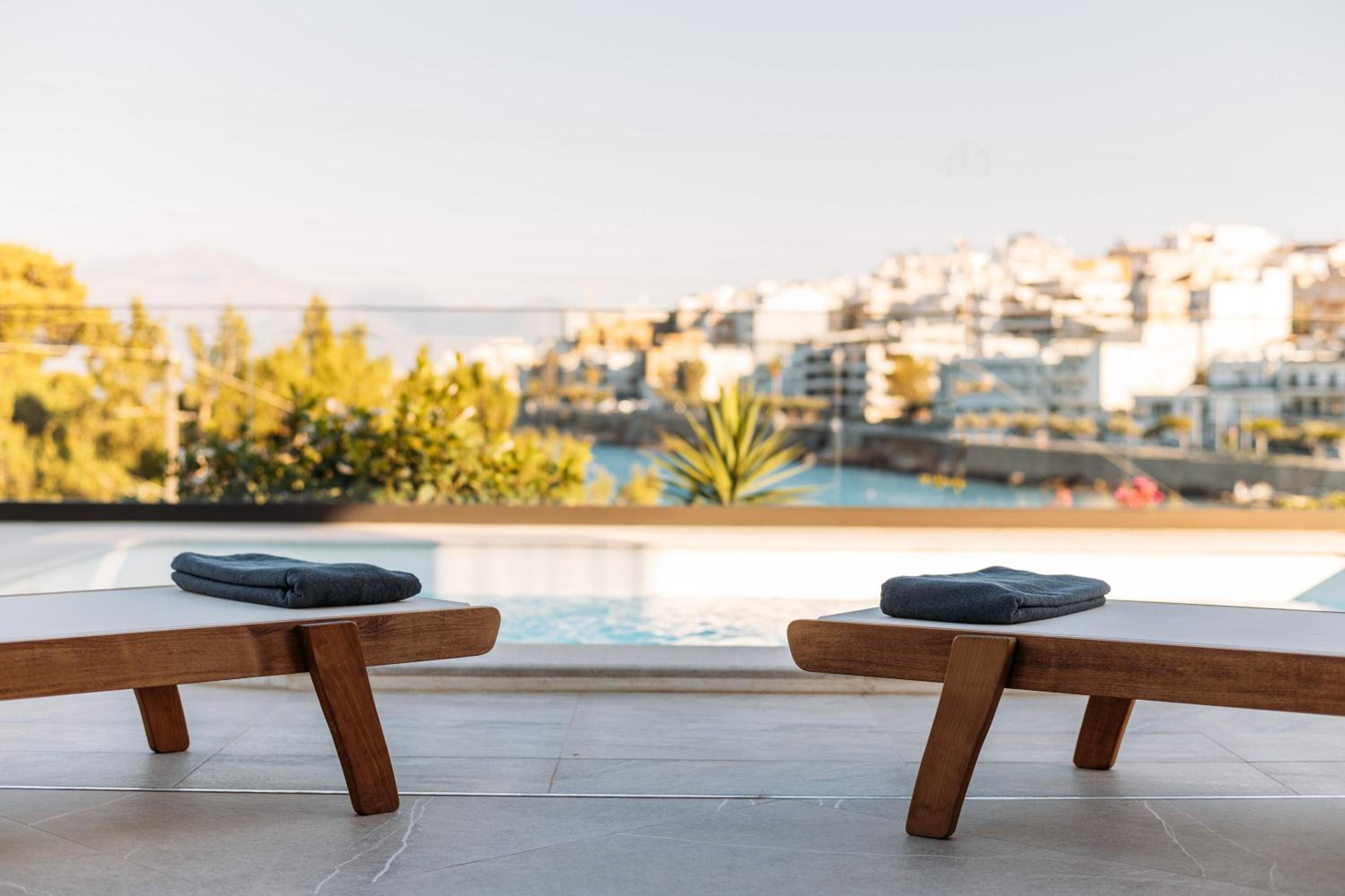 Ammoudi Suites
