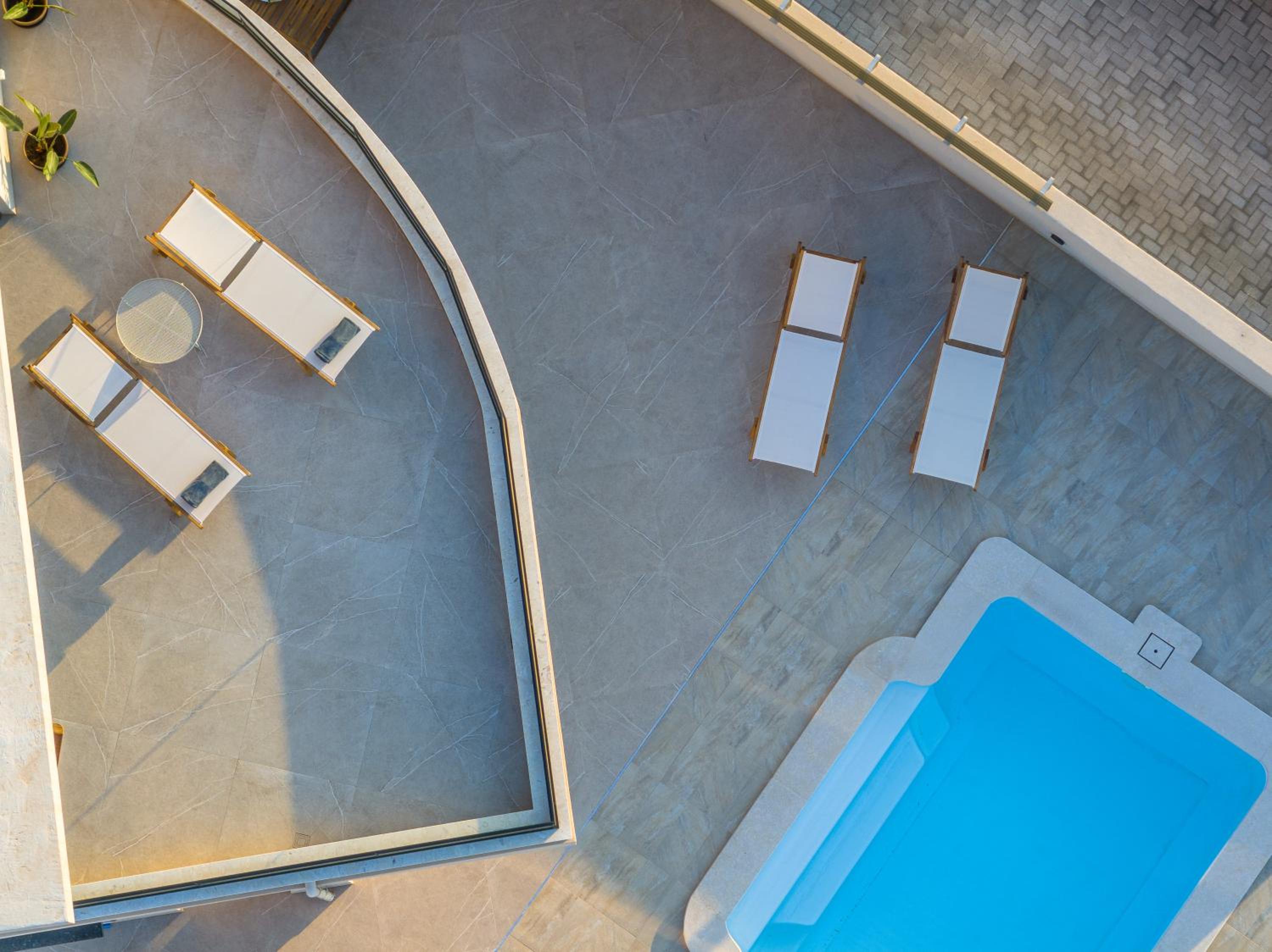 Ammoudi Suites