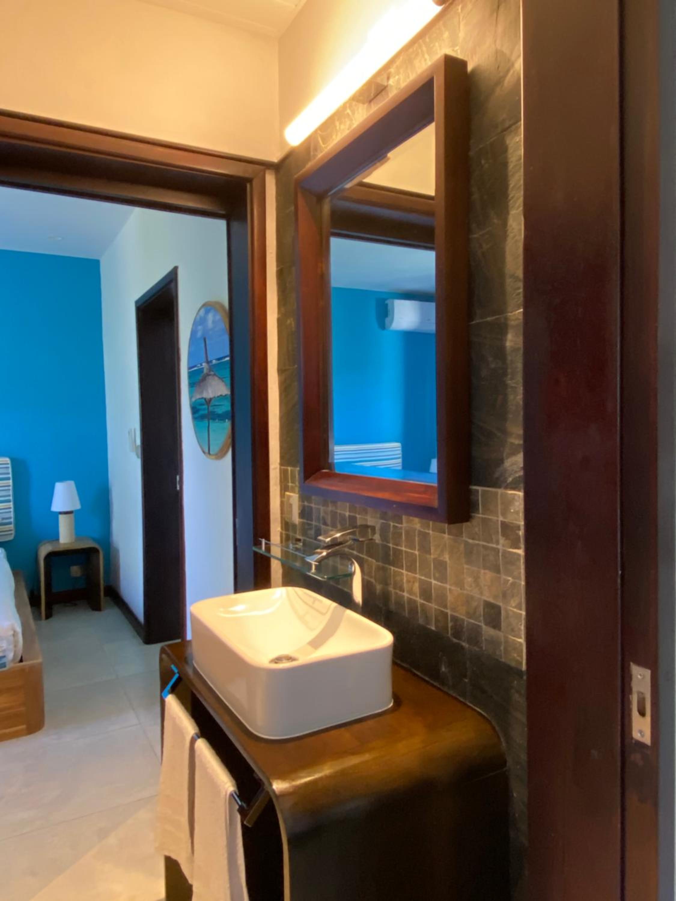 Blue Ocean Suites & Apartments view 5
