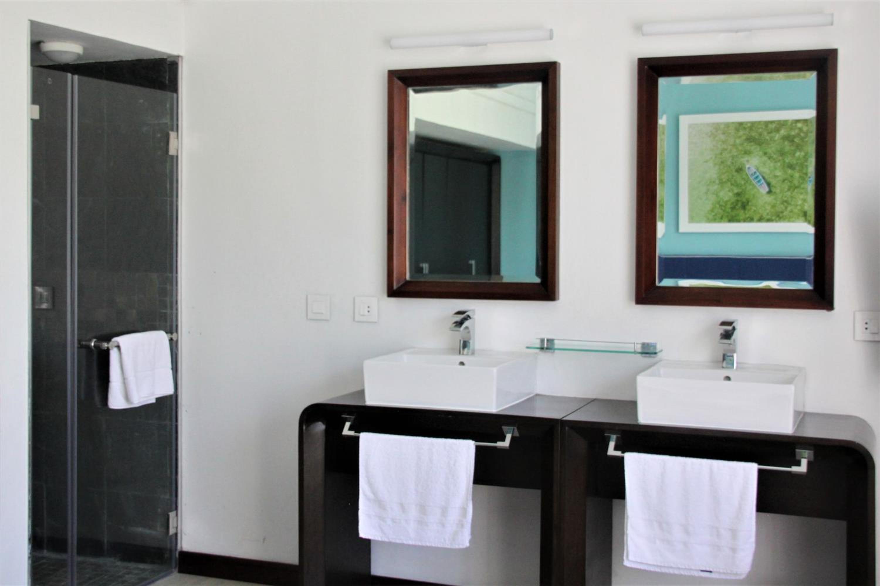 Blue Ocean Suites & Apartments view 3