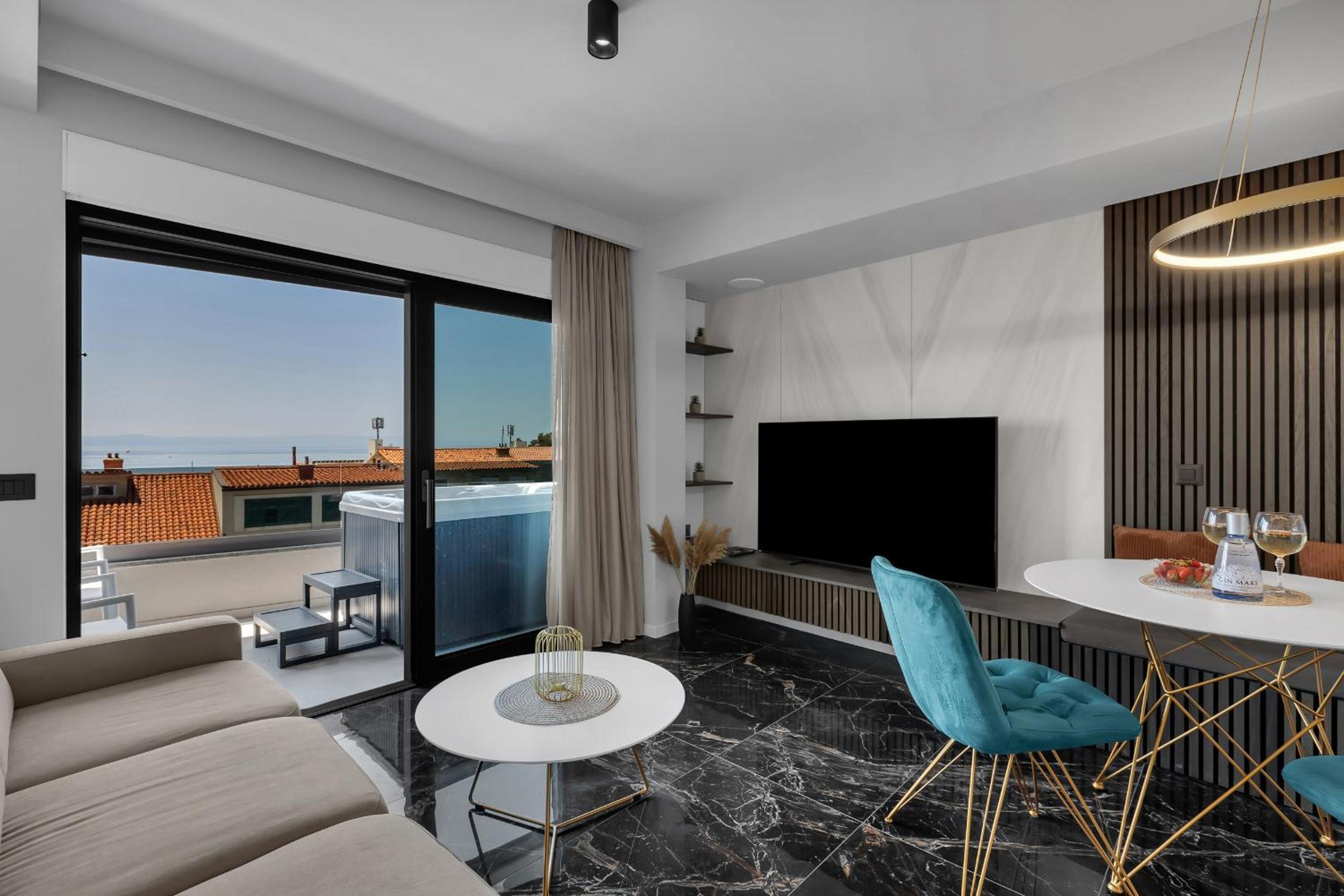Lux Apartment Dolce Vita - Private HotTub view 5