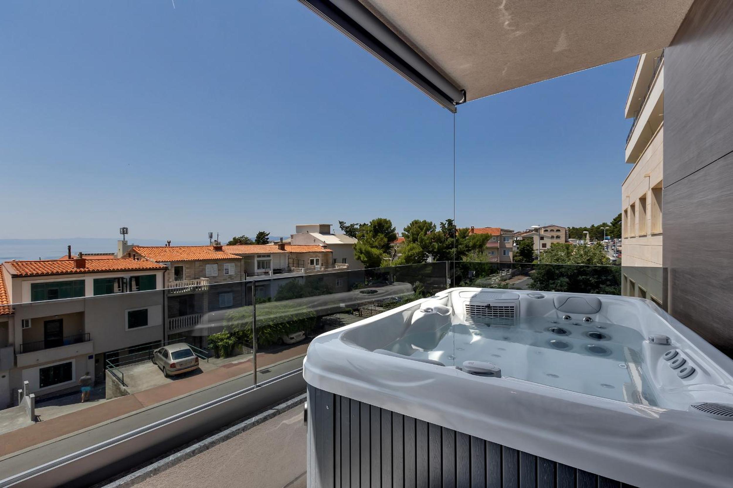 Lux Apartment Dolce Vita - Private HotTub view 4