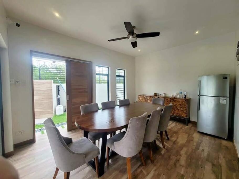 Lux 7 Pool Villa Mactan view 4