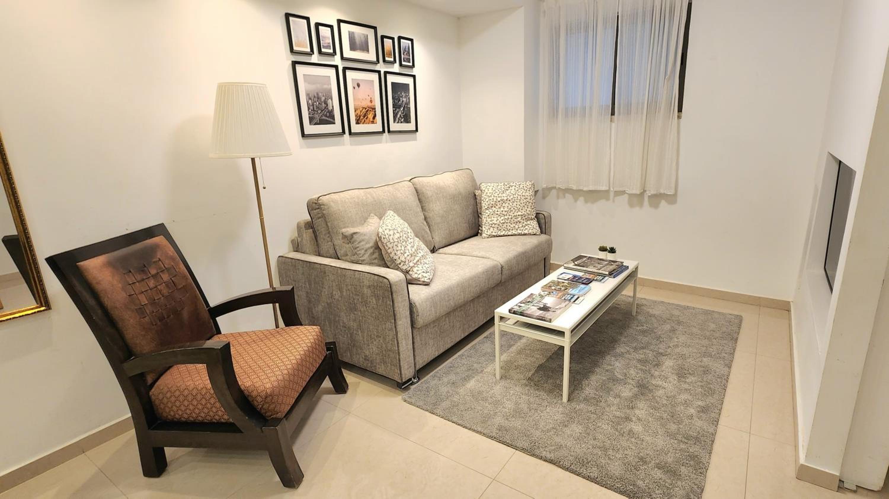 Modern Home In The Heart of Nachlaot