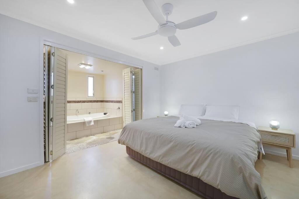Logans Beach Apartments - BeachHouse
