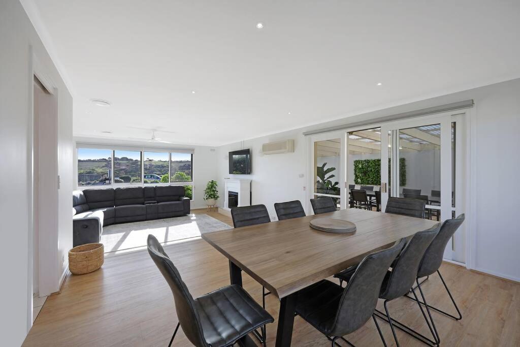 Logans Beach Apartments - BeachHouse