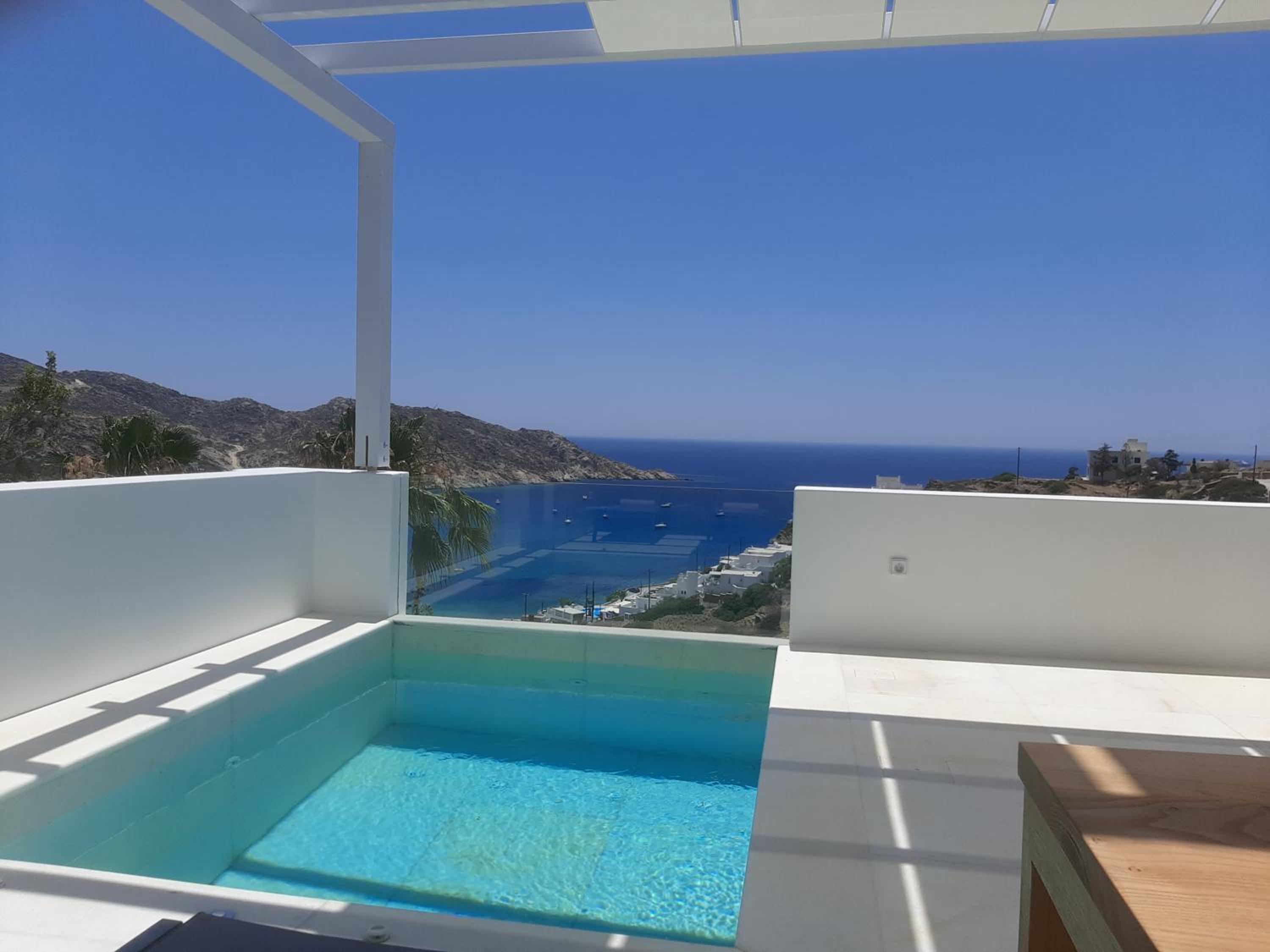 Hotel Theros Apartments 3 - Image 1