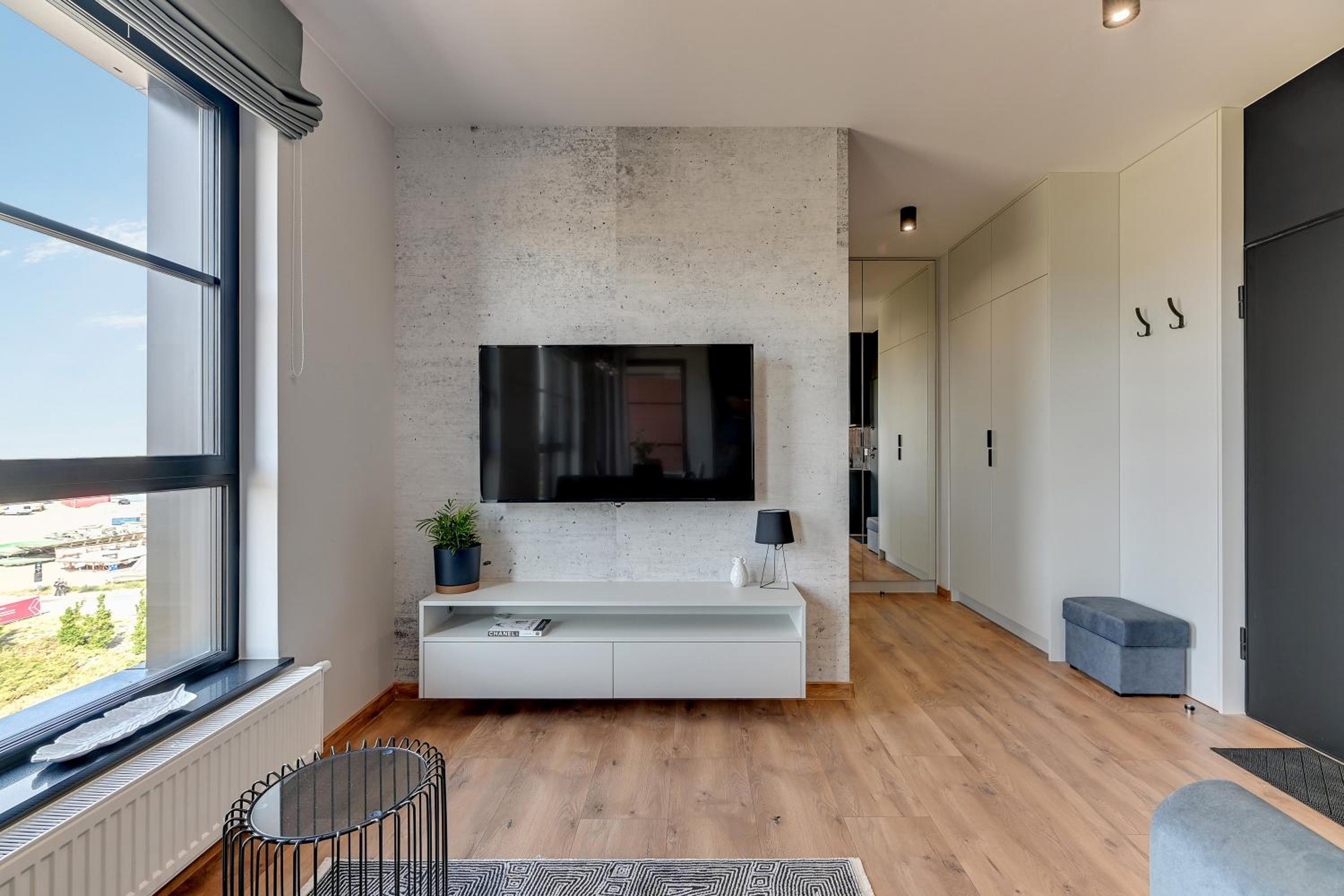 DOKI Living & Foodhall by Downtown Apartments