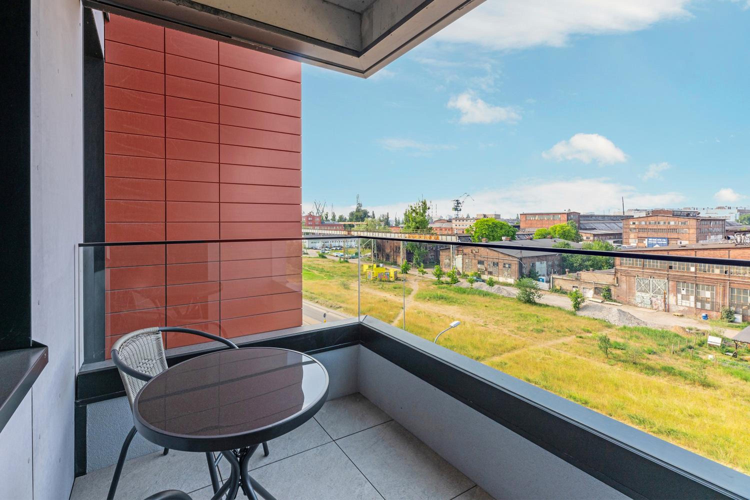 DOKI Living & Foodhall by Downtown Apartments