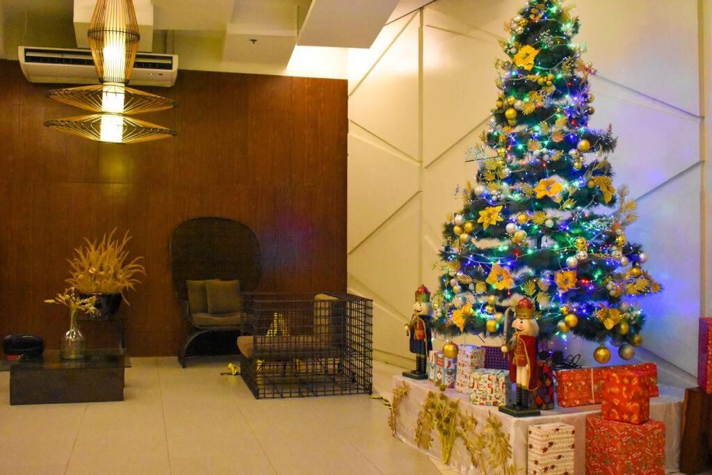Stylish Luxe Apartment very near Makati Square view 4