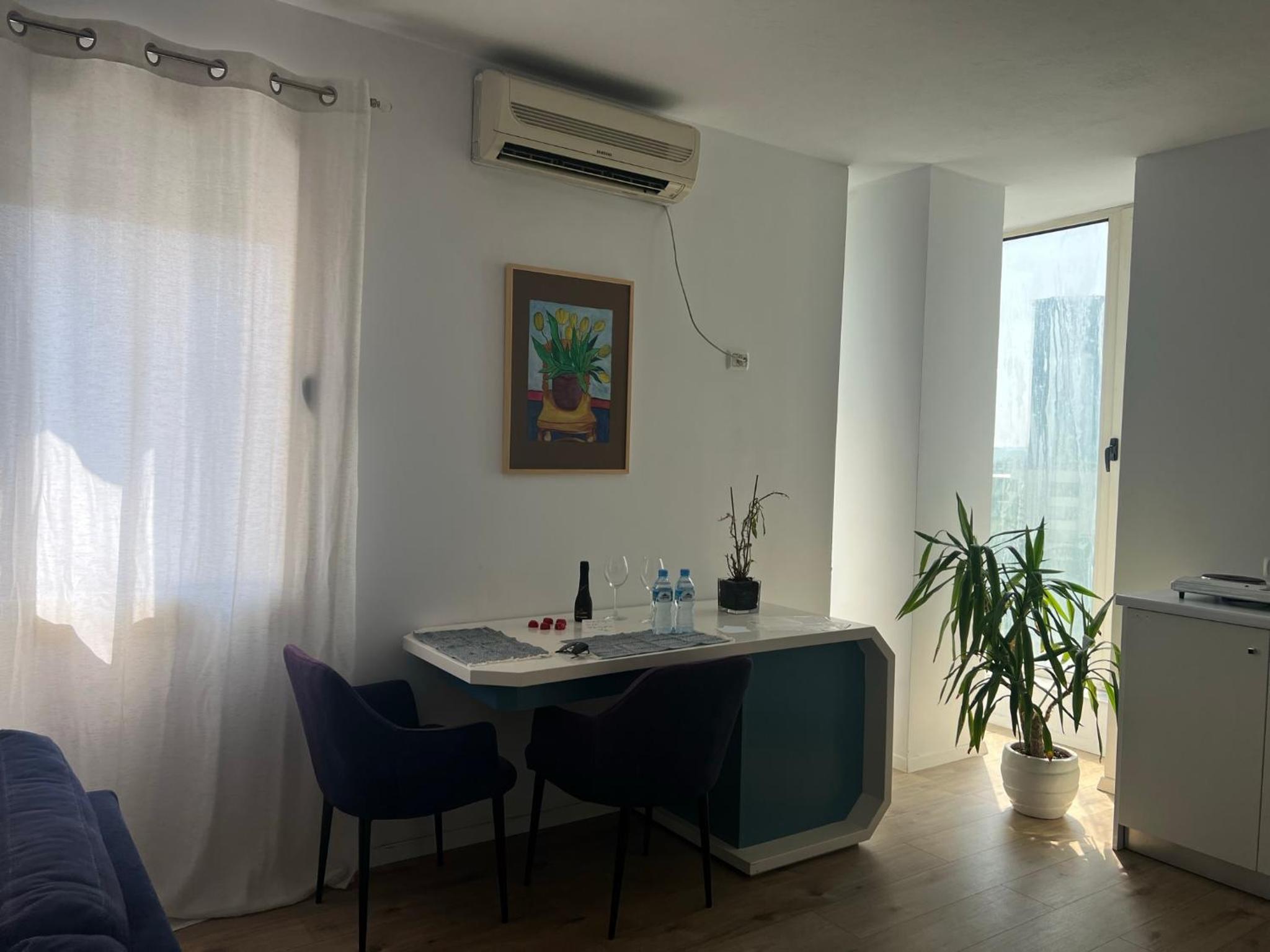 Urban Comfort Oasis