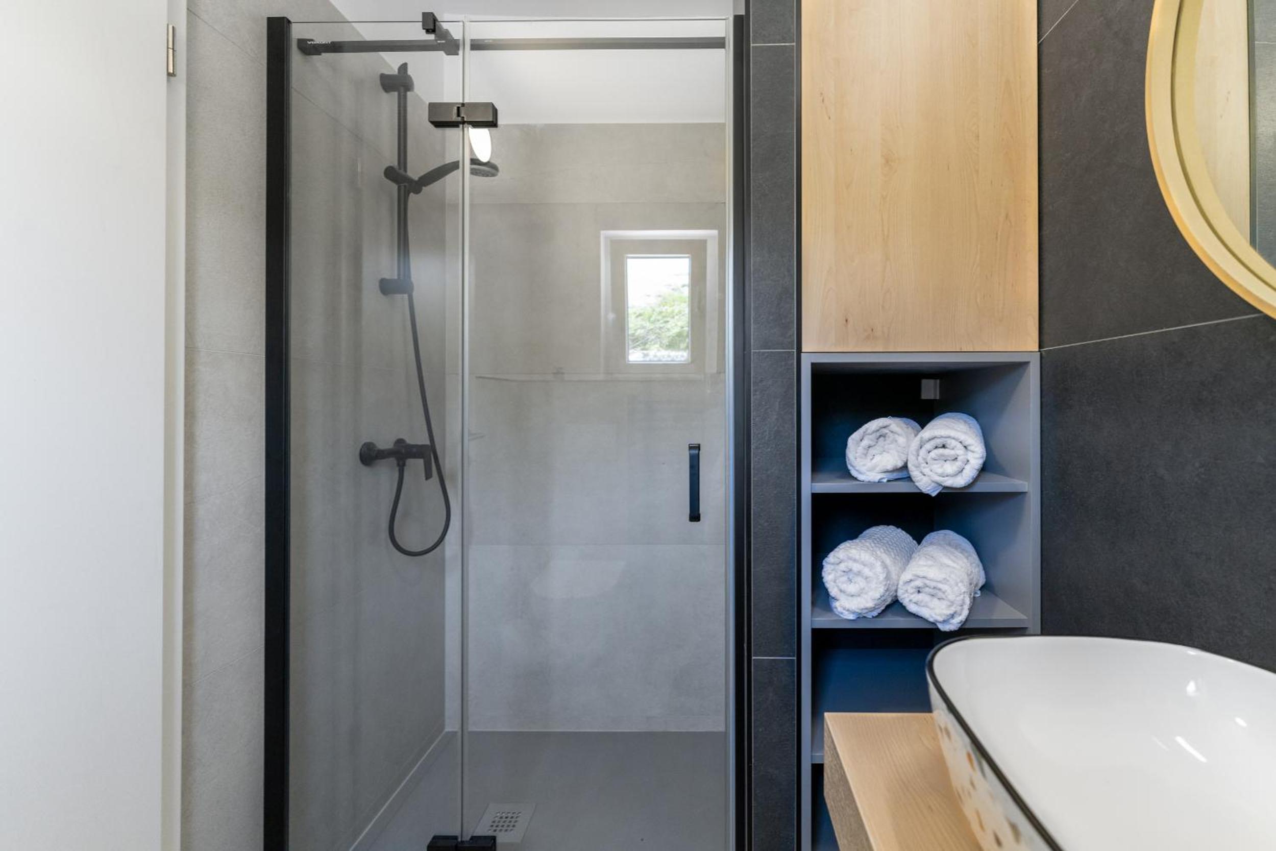 Villa Silencia 200 m do mora jacuzzi besplatni parking idealno za obitelj