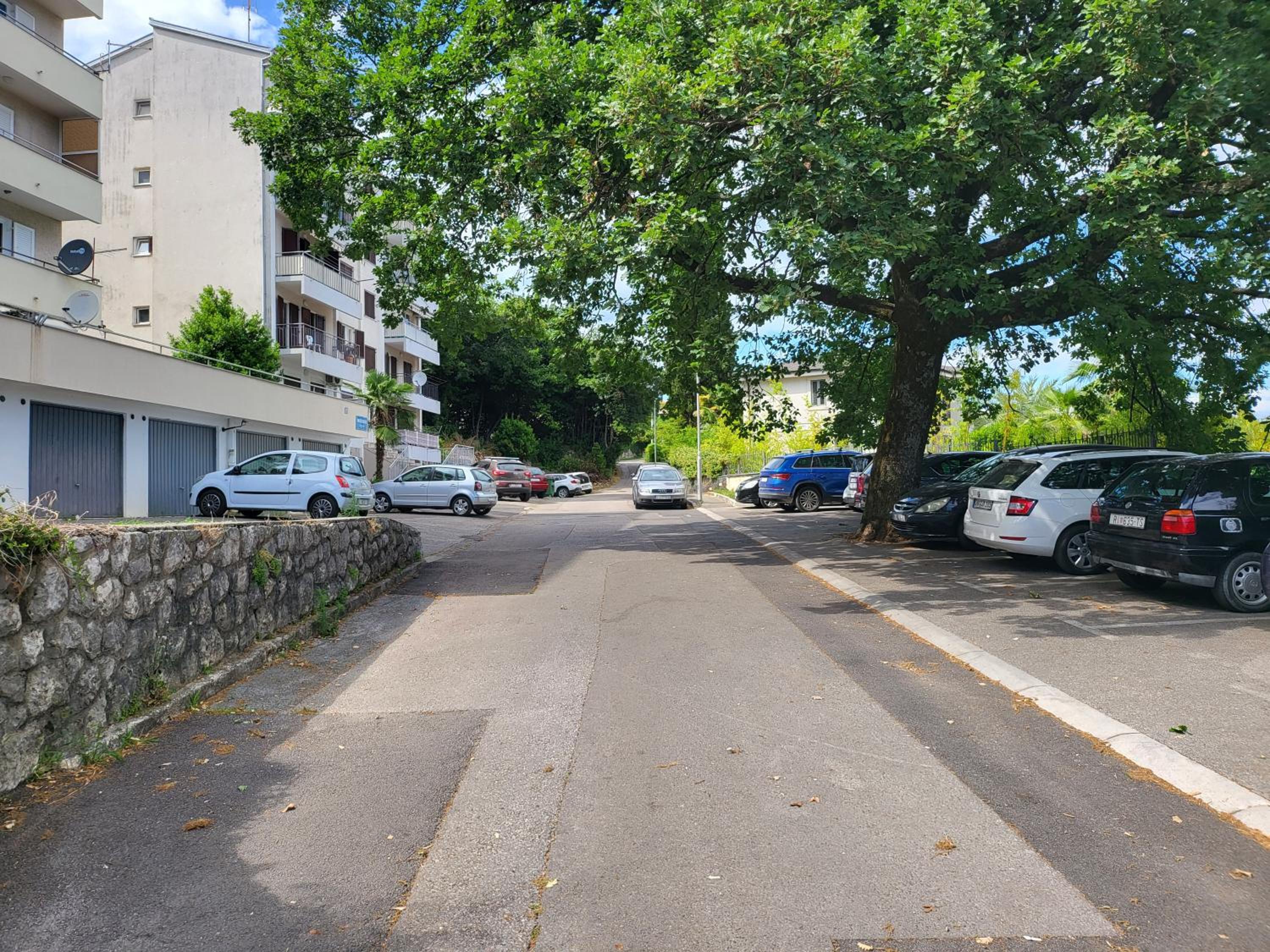 Apartment with direct Sea View, Free Parking and close to Beaches and Promenade view 2