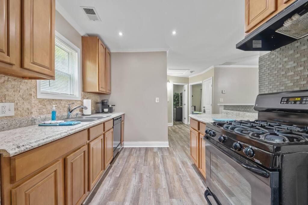 Cozy 2BR House in vibrant ATL view 2