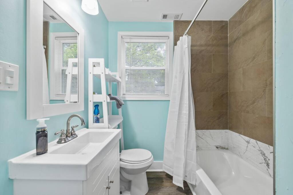 Cozy 2BR House in vibrant ATL view 3