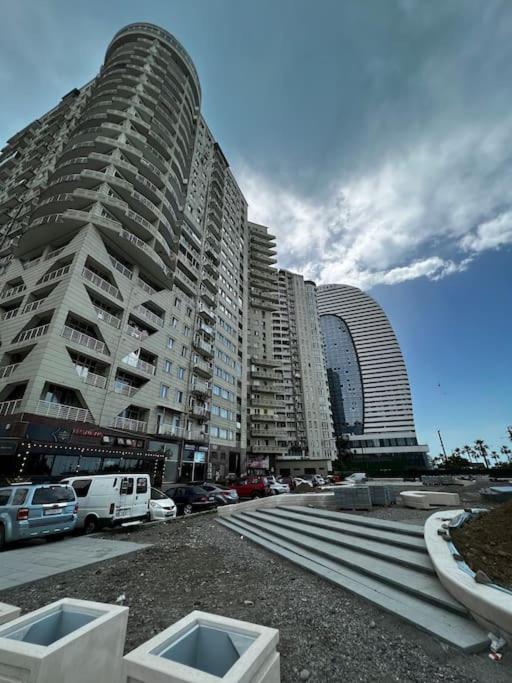 Lovely 2-bedroom unit rental in batumi view 4