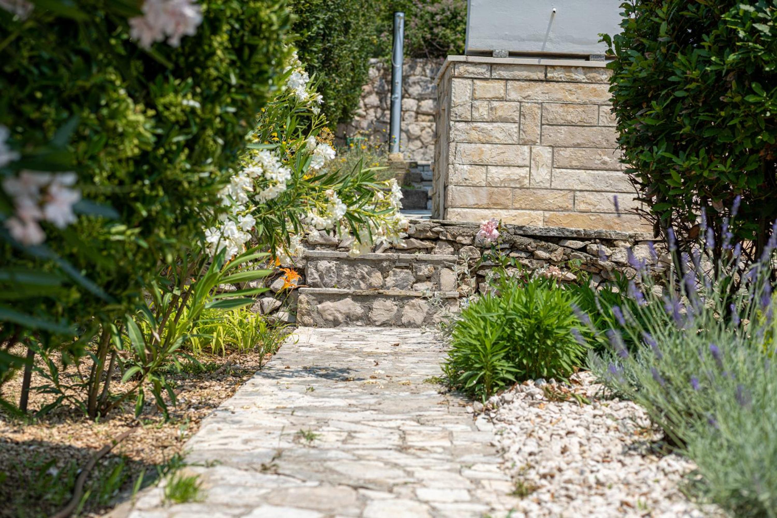 Villa Silencia 200 m do mora jacuzzi besplatni parking idealno za obitelj