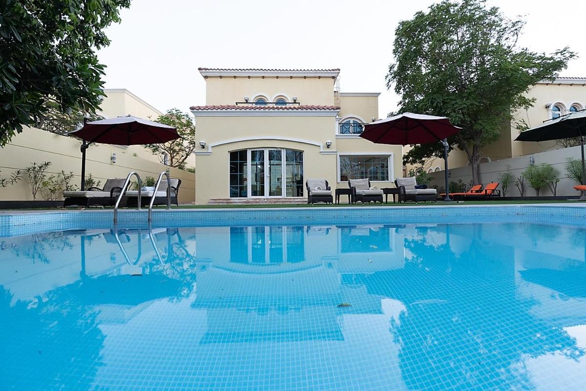 Dubai Marina Villa up 20 guest huge Private Pool