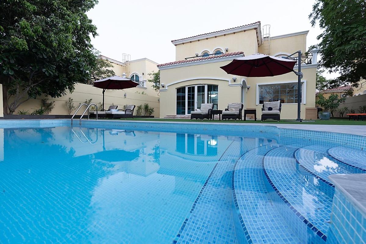 Dubai Marina Villa up 20 guest huge Private Pool