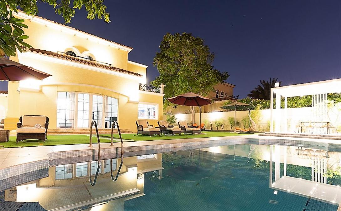 Dubai Marina Villa up 20 guest huge Private Pool