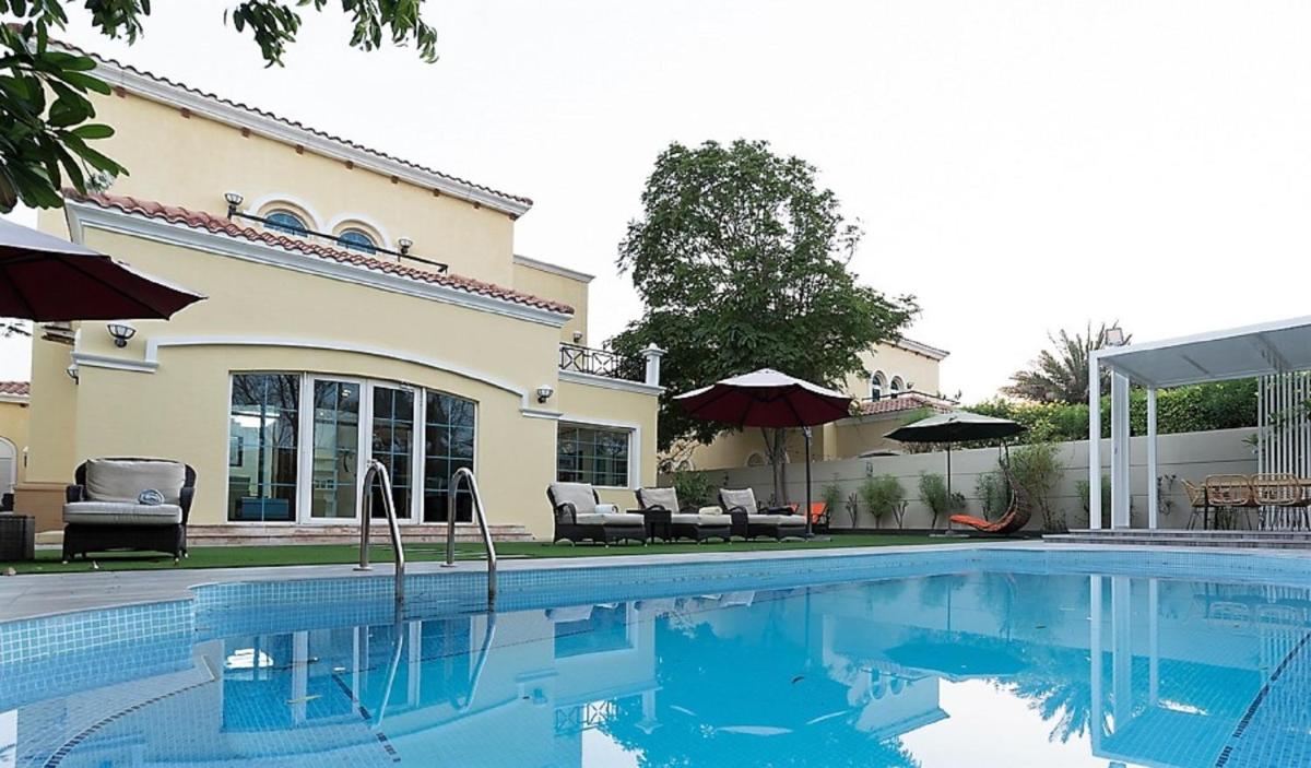 Dubai Marina Villa up 20 guest huge Private Pool