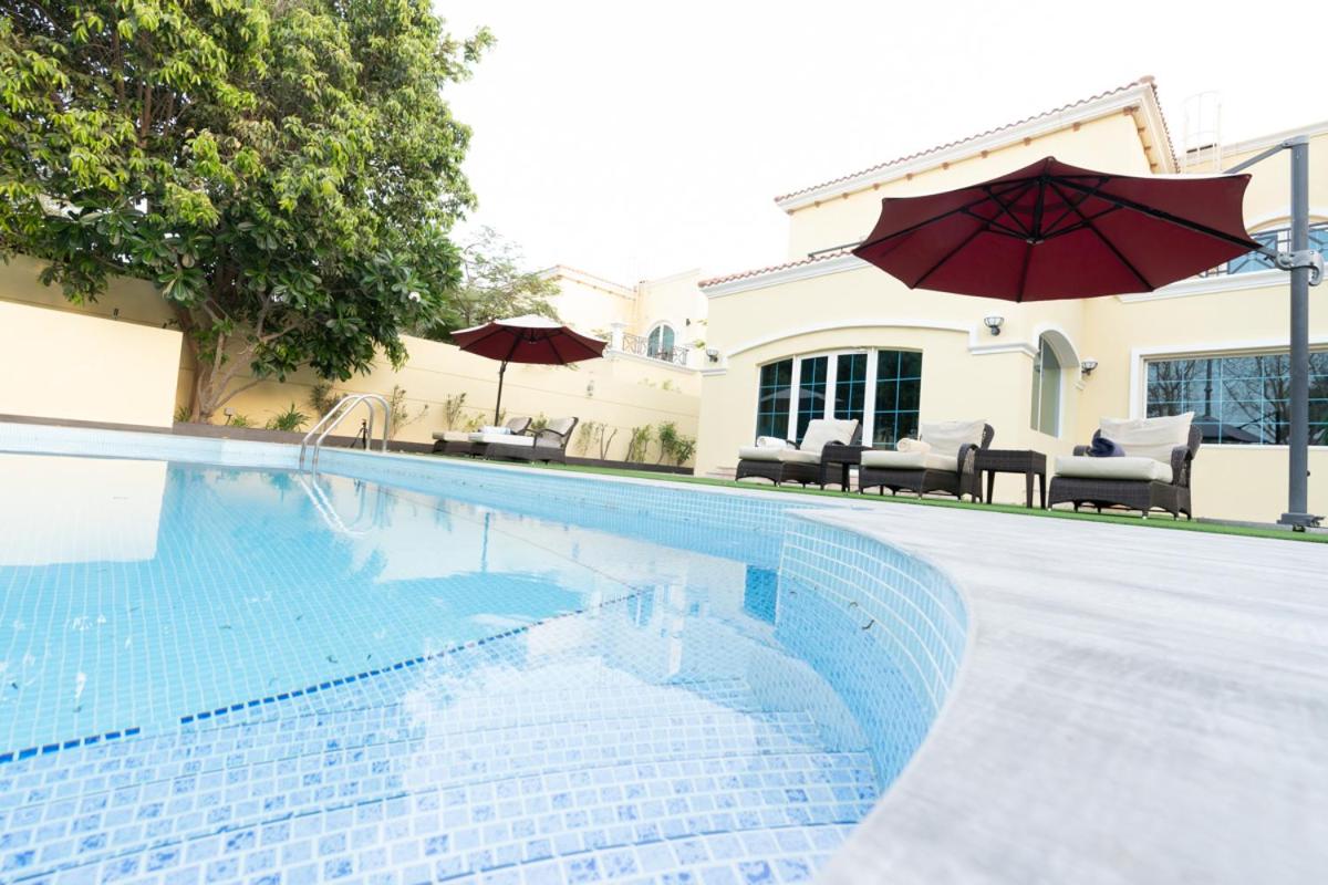 Dubai Marina Villa up 20 guest huge Private Pool
