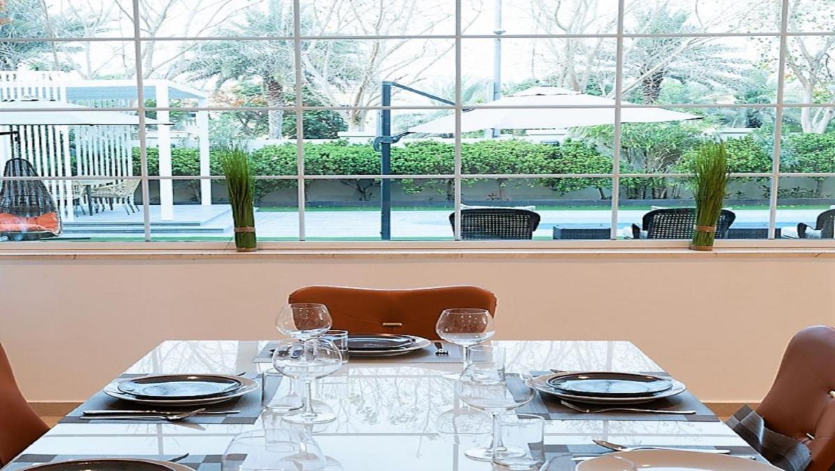 Dubai Marina Villa up 20 guest huge Private Pool